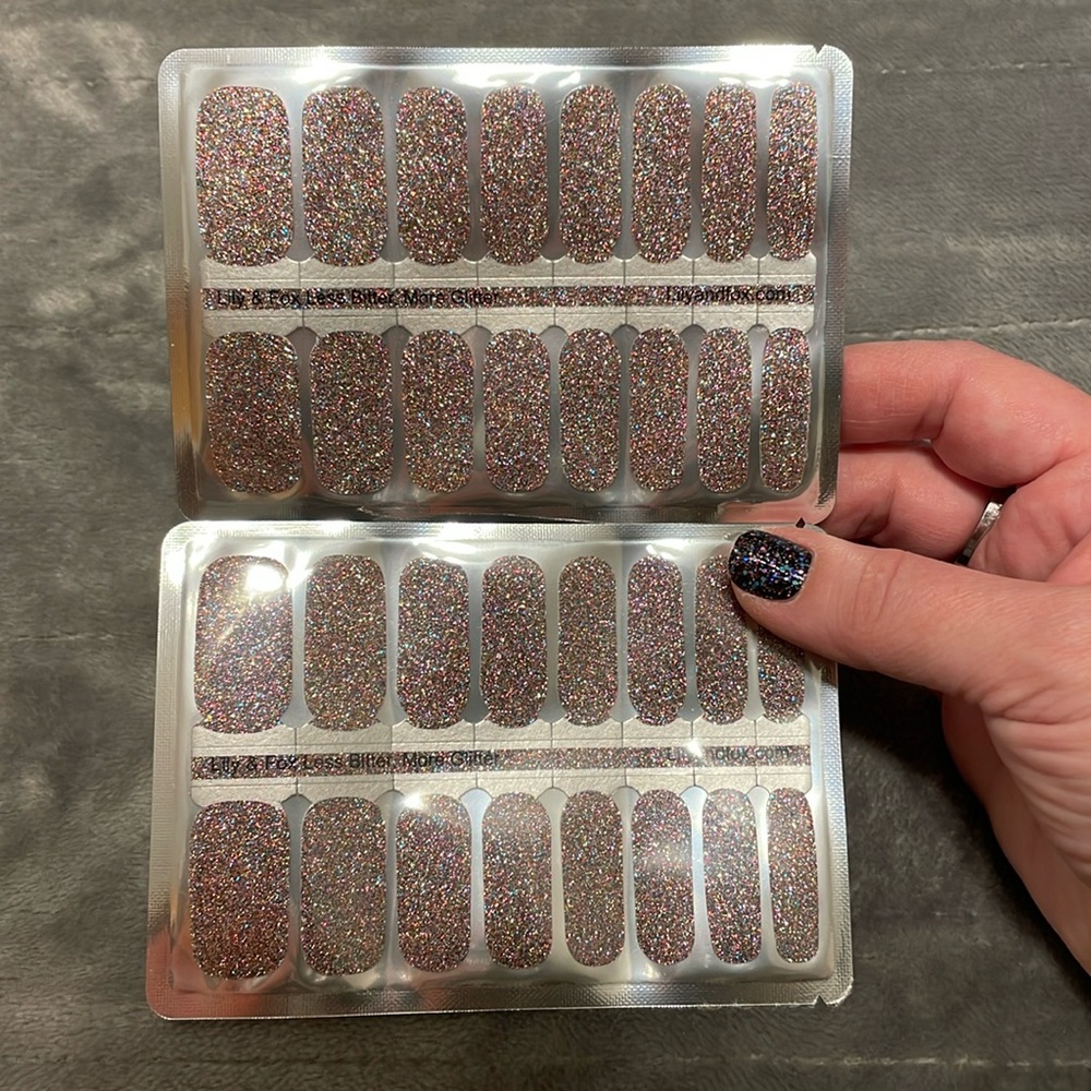 Nail strips set